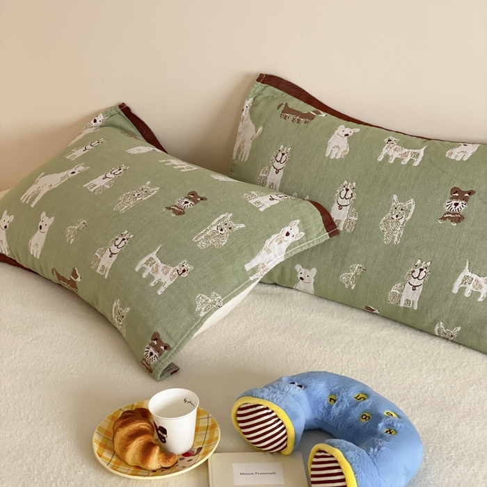 91家纺网 家纺一手货源 找家纺 麻依 2025新款治愈风全棉纯棉四层纱布枕巾 好多狗