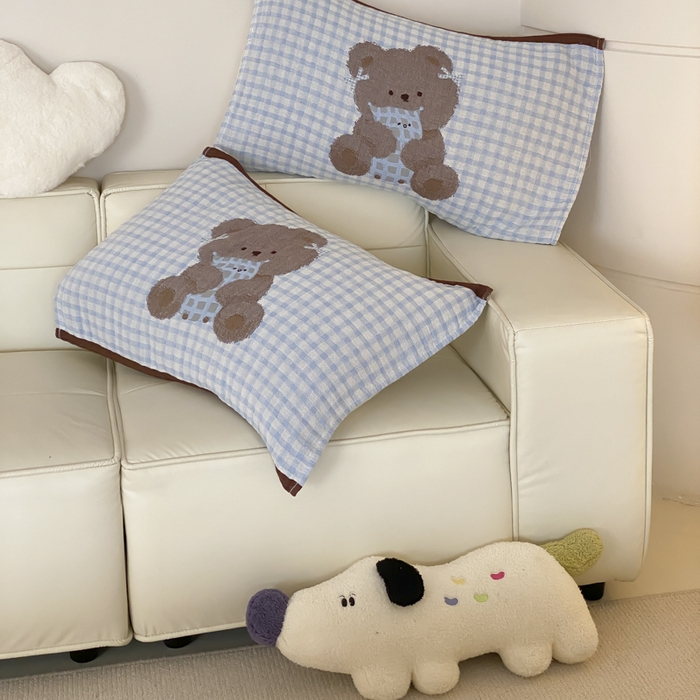 91家纺网 家纺一手货源 找家纺 麻依 2025新款治愈风全棉纯棉四层纱布枕巾 抱枕小熊