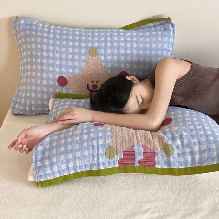 91家纺网 家纺一手货源 找家纺 麻依 2025新款治愈风全棉纯棉四层纱布枕巾 亮晶晶