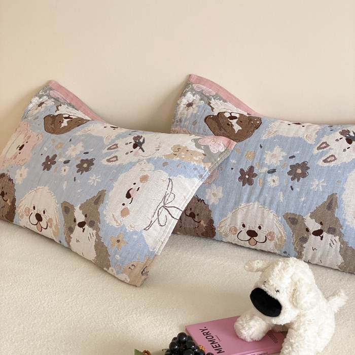 91家纺网 家纺一手货源 找家纺 麻依 2025新款治愈风全棉纯棉四层纱布枕巾 暖心小狗