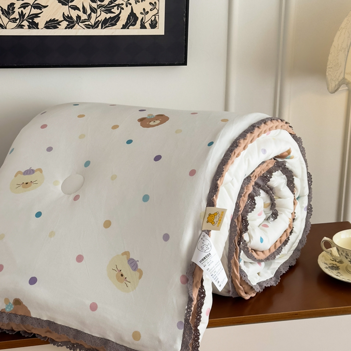 91家纺网 家纺一手货源 找家纺 睡美美家纺 2025新款秋冬亲肤柔软豆豆绒花边款冬被被芯 可爱熊