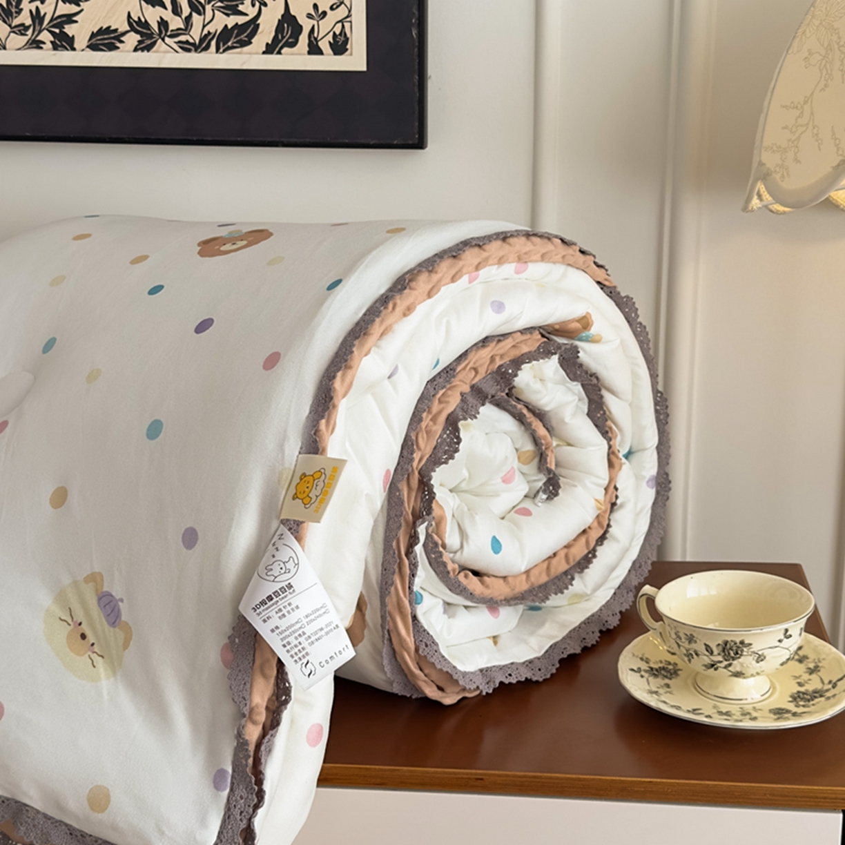 91家纺网 家纺一手货源 找家纺 睡美美家纺 2025新款秋冬亲肤柔软豆豆绒花边款冬被被芯 可爱熊