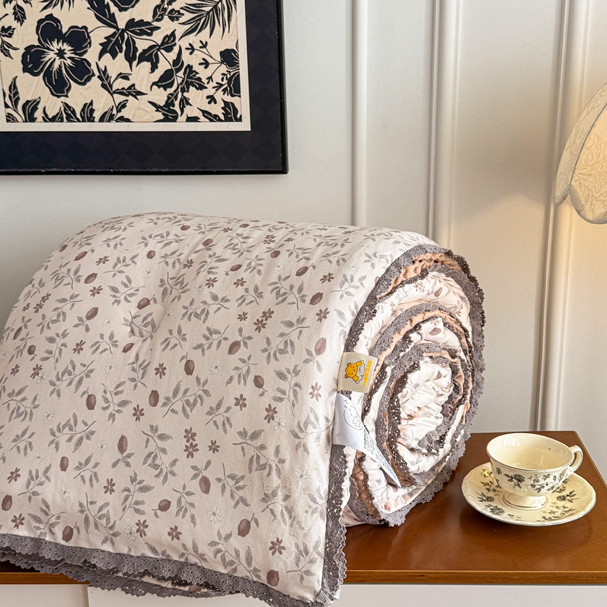 91家纺网 家纺一手货源 找家纺 睡美美家纺 2025新款秋冬亲肤柔软豆豆绒花边款冬被被芯 硕果满园