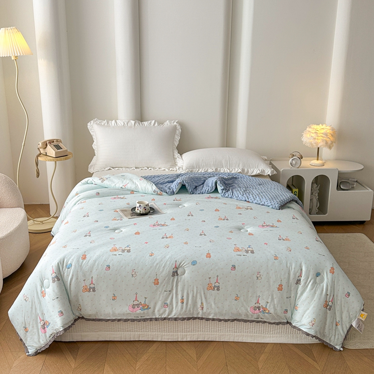 91家纺网 家纺一手货源 找家纺 睡美美家纺 2025新款秋冬亲肤柔软豆豆绒花边款冬被被芯 童话小熊