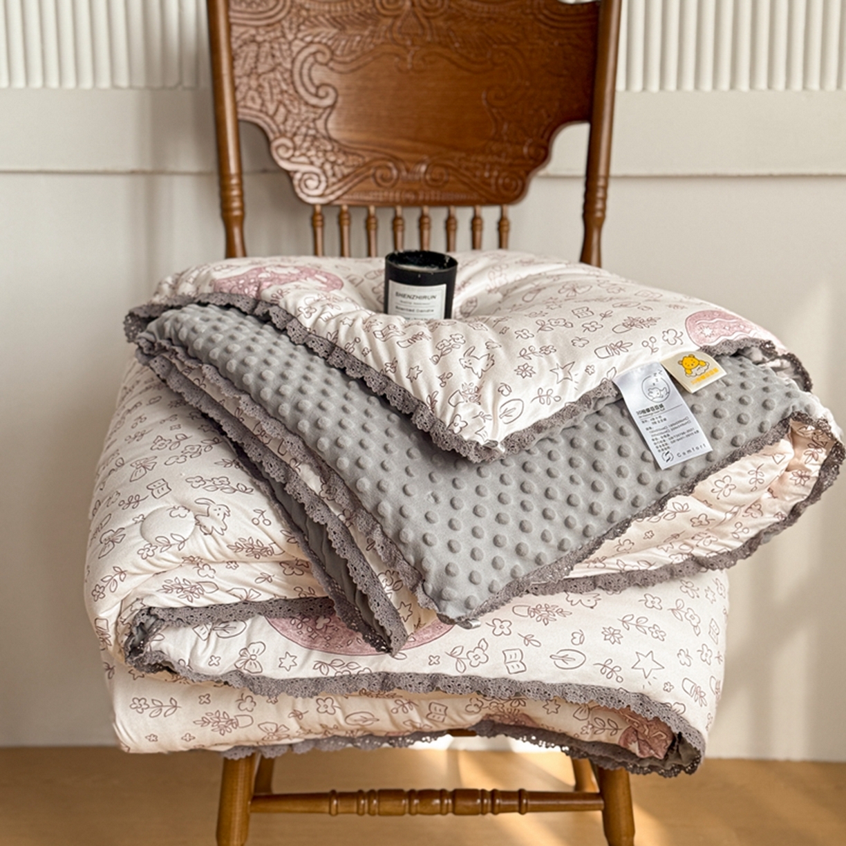 睡美美家纺 2025新款秋冬亲肤柔软豆豆绒花边款冬被被芯 小兔森林