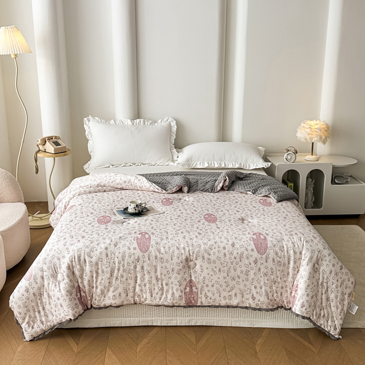91家纺网 家纺一手货源 找家纺 睡美美家纺 2025新款秋冬亲肤柔软豆豆绒花边款冬被被芯 小兔森林