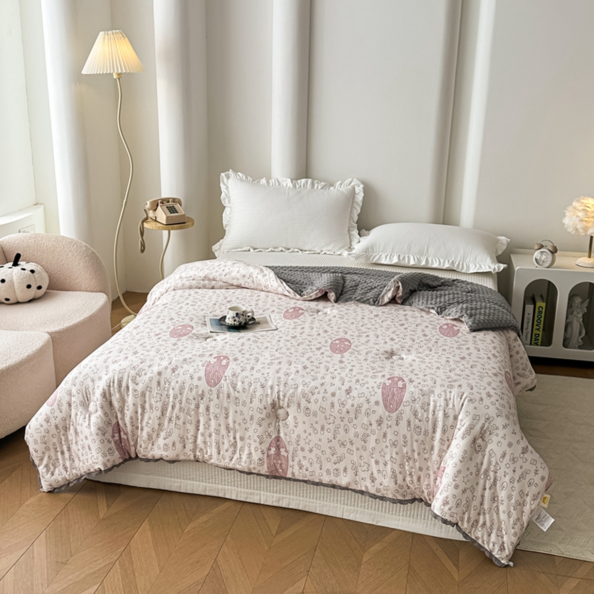 91家纺网 家纺一手货源 找家纺 睡美美家纺 2025新款秋冬亲肤柔软豆豆绒花边款冬被被芯 小兔森林