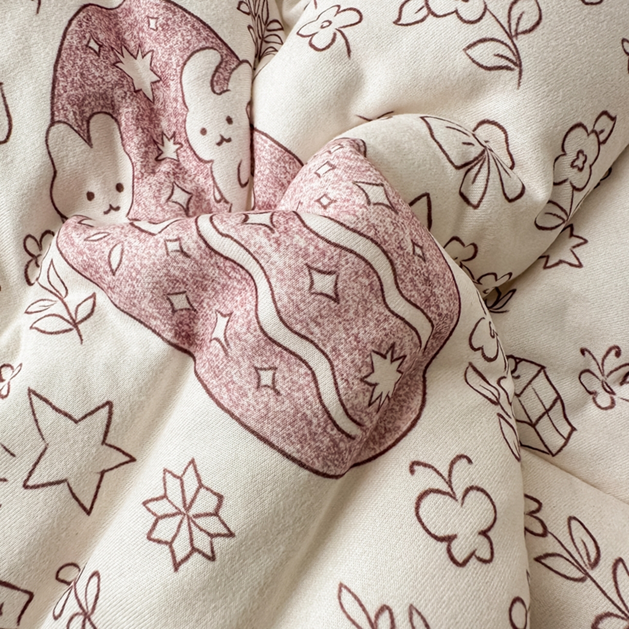 91家纺网 家纺一手货源 找家纺 睡美美家纺 2025新款秋冬亲肤柔软豆豆绒花边款冬被被芯 小兔森林