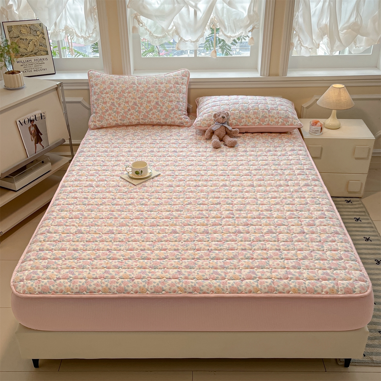 91家纺网 家纺一手货源 找家纺 九亭家纺 2025新款A类皱皱纱印花防水夹棉床笠 防水款-花漾甜梦