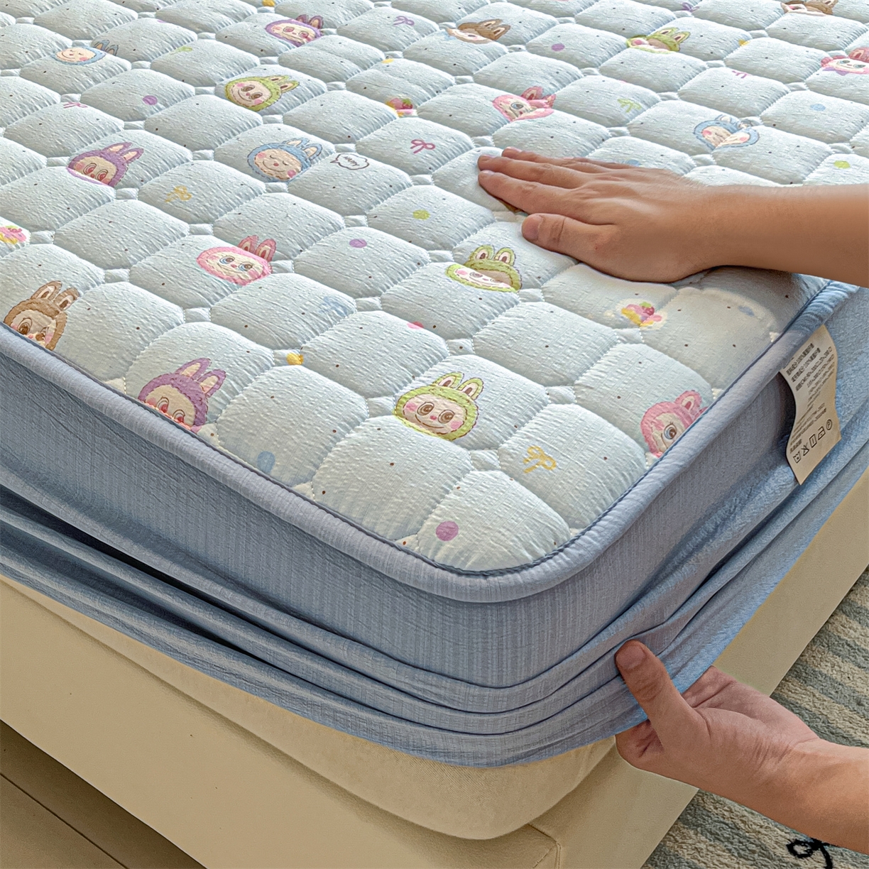 91家纺网 家纺一手货源 找家纺 九亭家纺 2025新款A类皱皱纱印花防水夹棉床笠 防水款-幻彩梦域