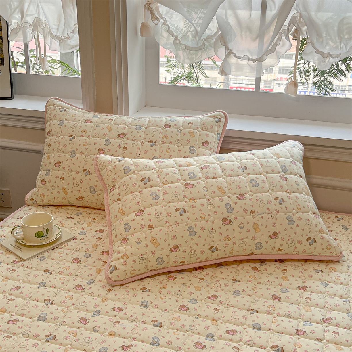 91家纺网 家纺一手货源 找家纺 九亭家纺 2025新款A类皱皱纱印花防水夹棉床笠 防水款-萌熊花漾