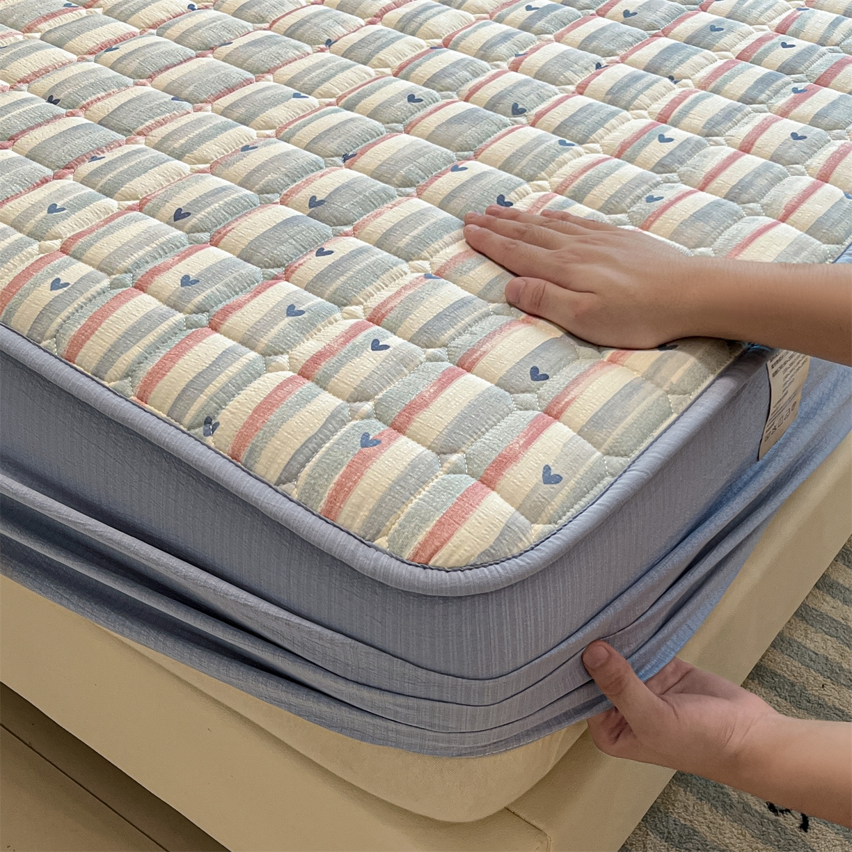 91家纺网 家纺一手货源 找家纺 九亭家纺 2025新款A类皱皱纱印花防水夹棉床笠 防水款-心纹雅眠