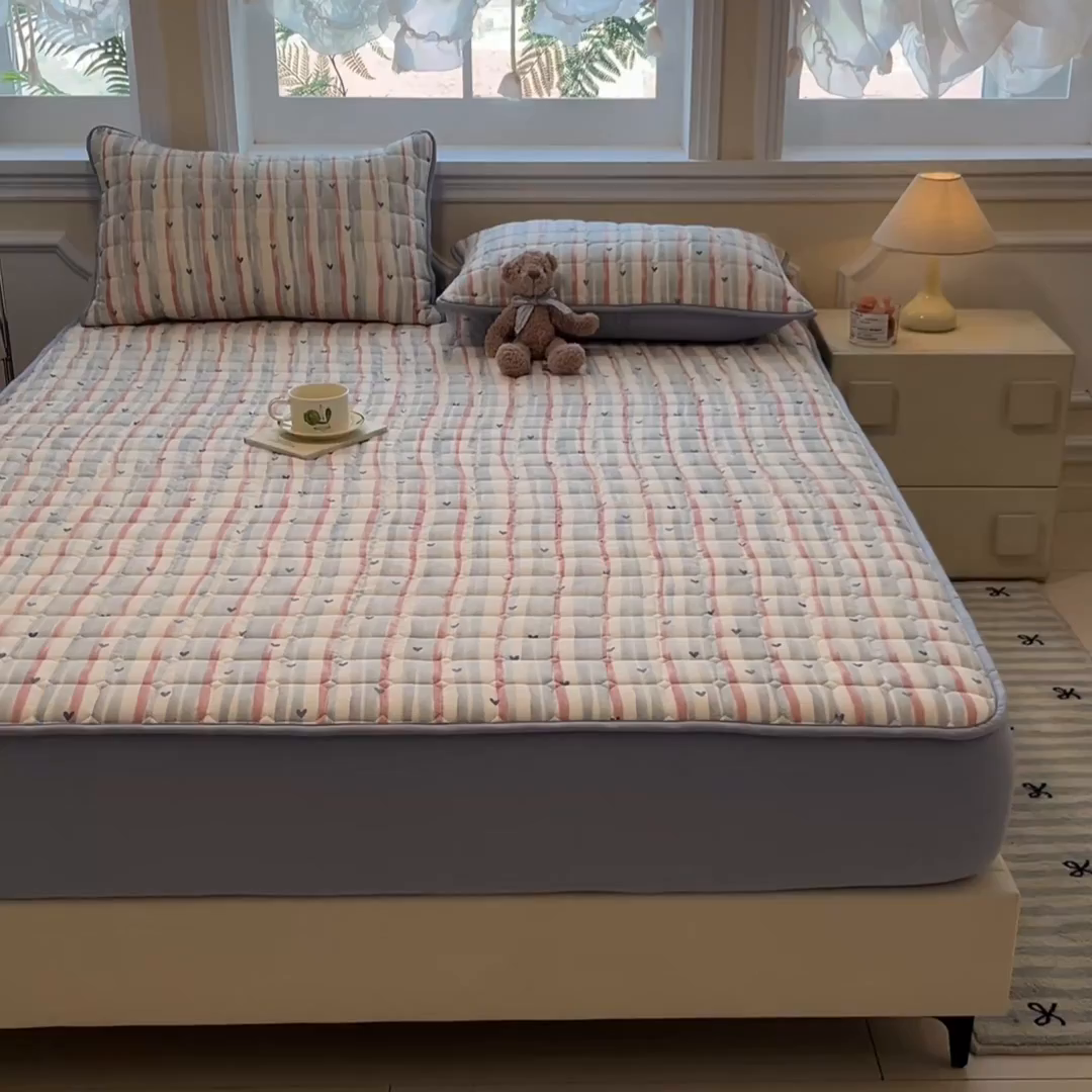 91家纺网 家纺一手货源 找家纺 九亭家纺 2025新款A类皱皱纱印花防水夹棉床笠 防水款-心纹雅眠