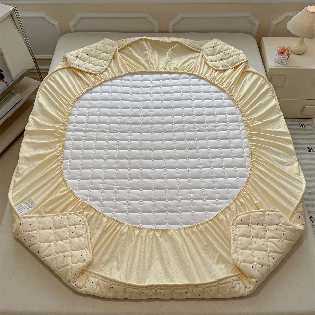 91家纺网 家纺一手货源 找家纺 九亭家纺 2025新款A类皱皱纱印花防水夹棉床笠 防水款-星糖眠境