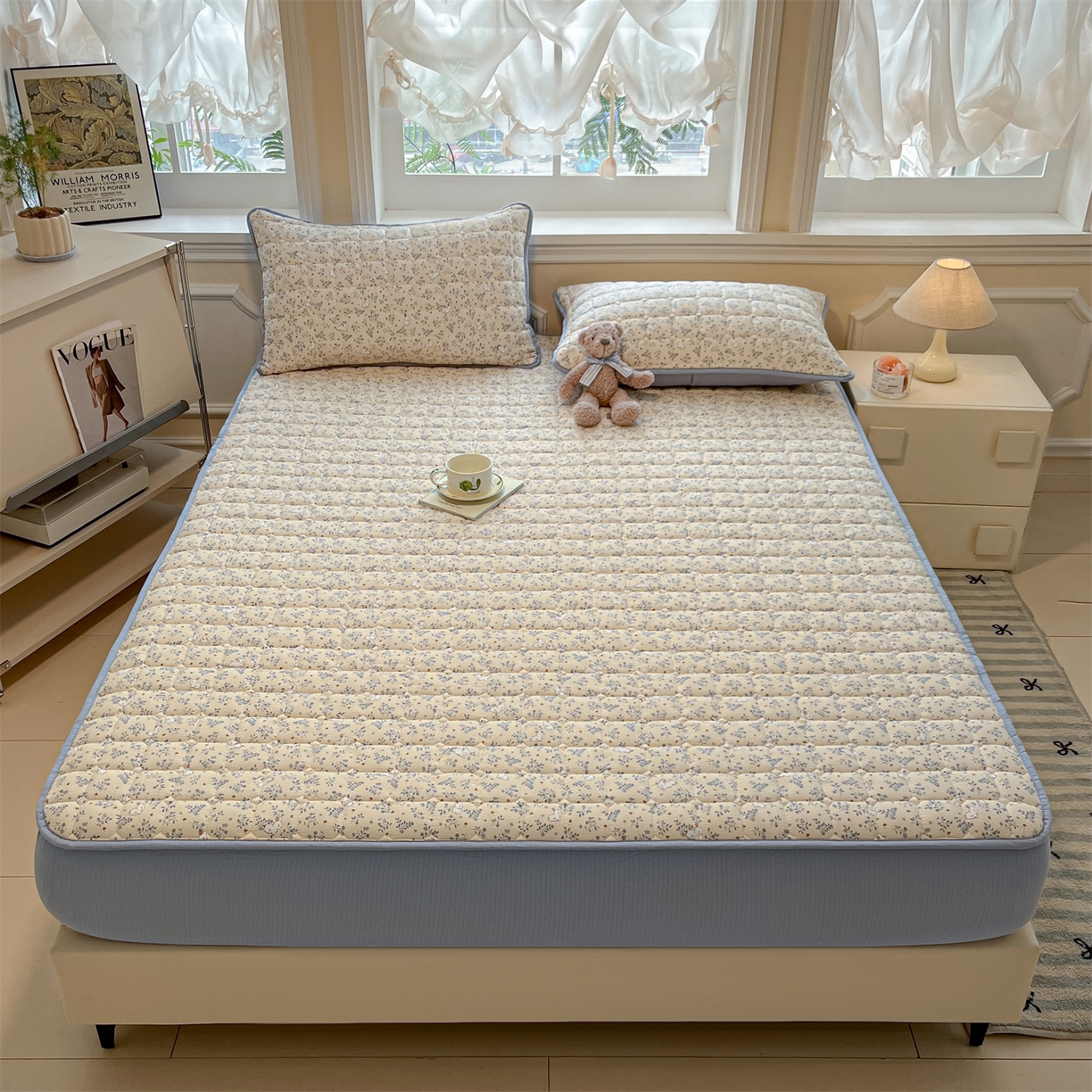 91家纺网 家纺一手货源 找家纺 九亭家纺 2025新款A类皱皱纱印花防水夹棉床笠 普通款-萌兔花栖