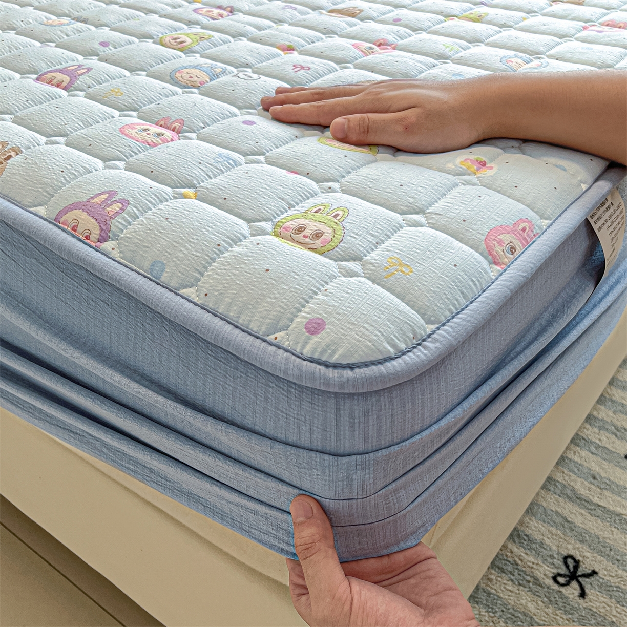 91家纺网 家纺一手货源 找家纺 九亭家纺 2025新款A类皱皱纱印花防水夹棉床笠 普通款-幻彩梦域