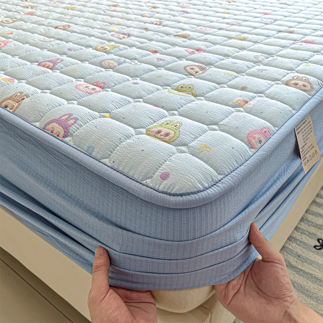 91家纺网 家纺一手货源 找家纺 九亭家纺 2025新款A类皱皱纱印花防水夹棉床笠 普通款-幻彩梦域