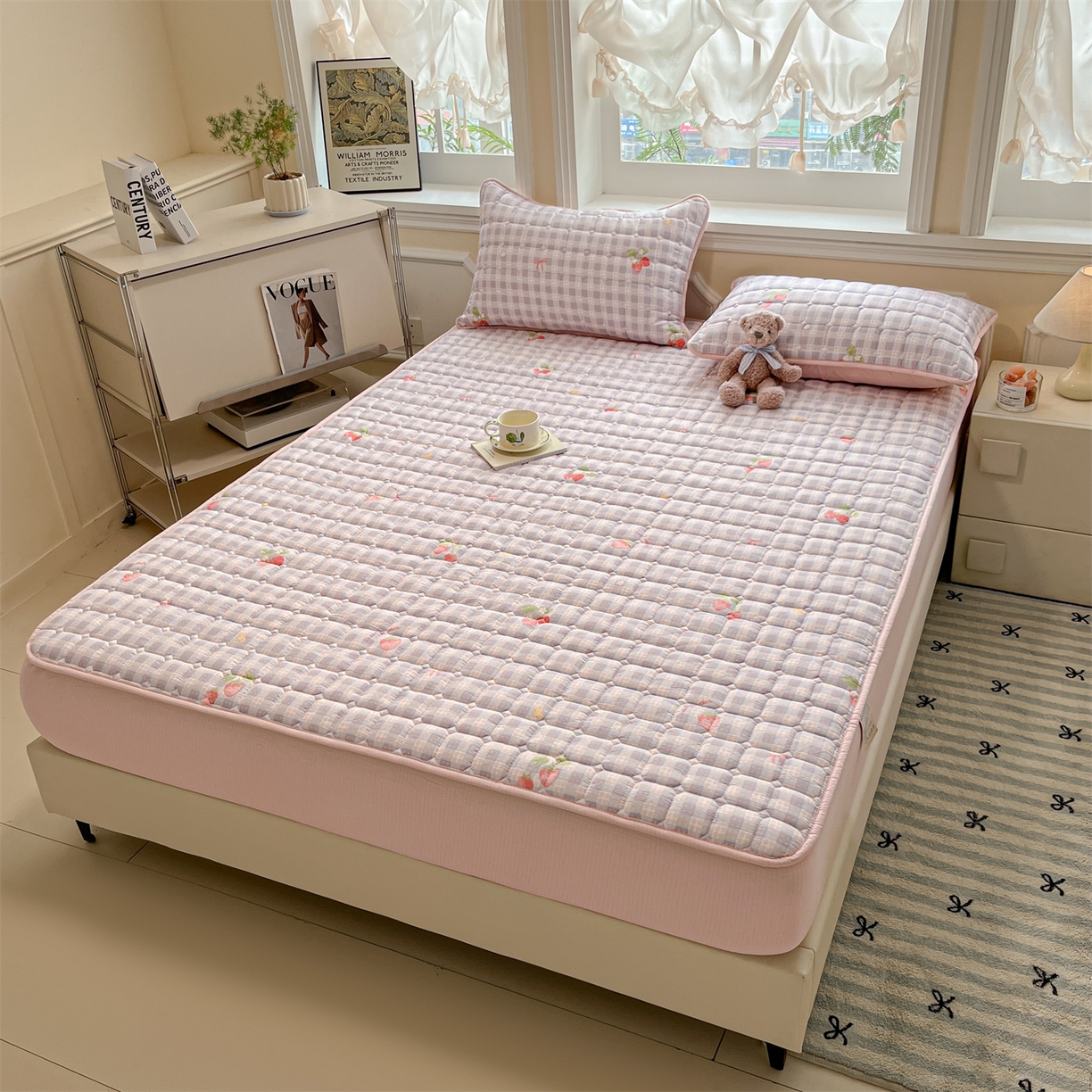 91家纺网 家纺一手货源 找家纺 九亭家纺 2025新款A类皱皱纱印花防水夹棉床笠 普通款-莓格甜梦