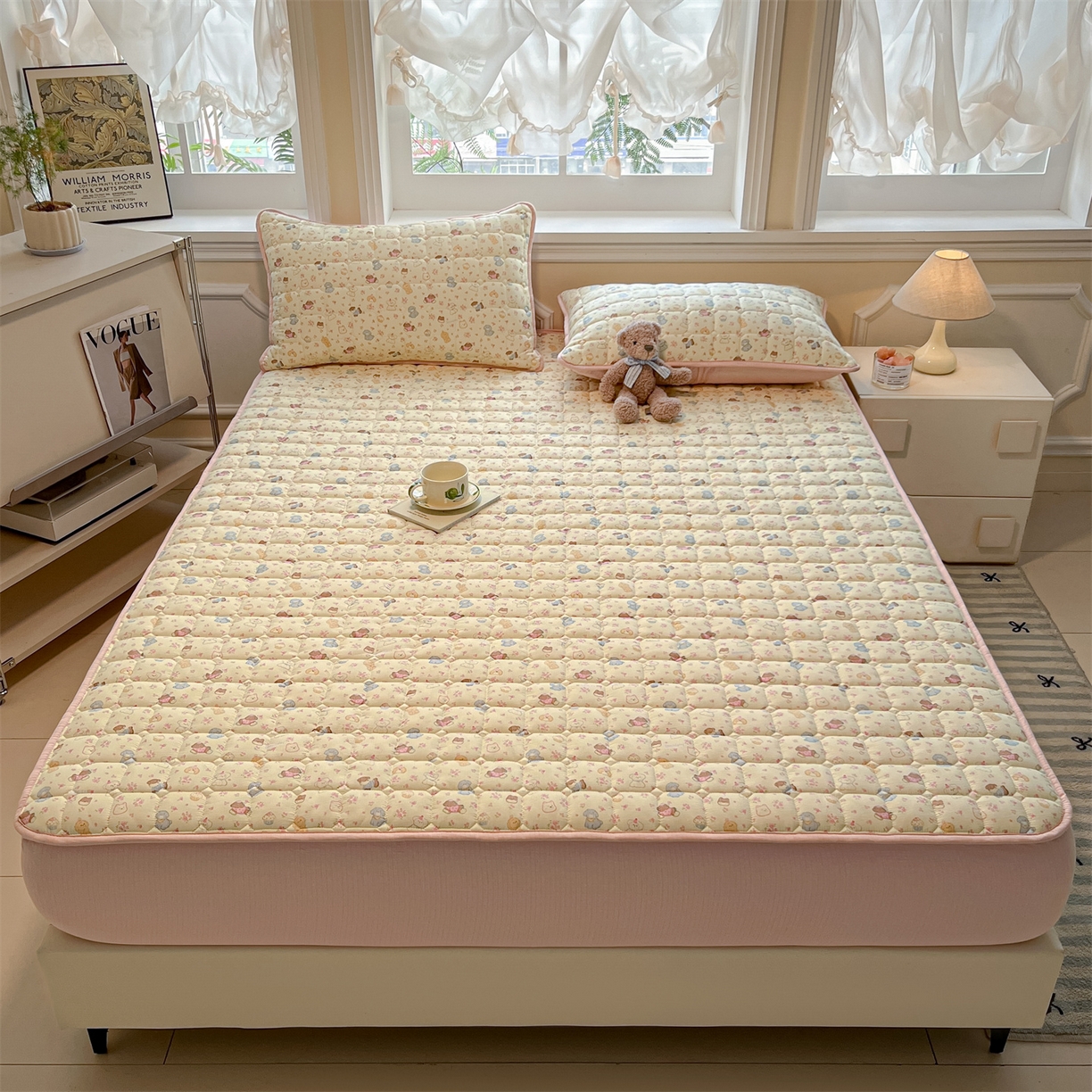 91家纺网 家纺一手货源 找家纺 九亭家纺 2025新款A类皱皱纱印花防水夹棉床笠 普通款-萌熊花漾