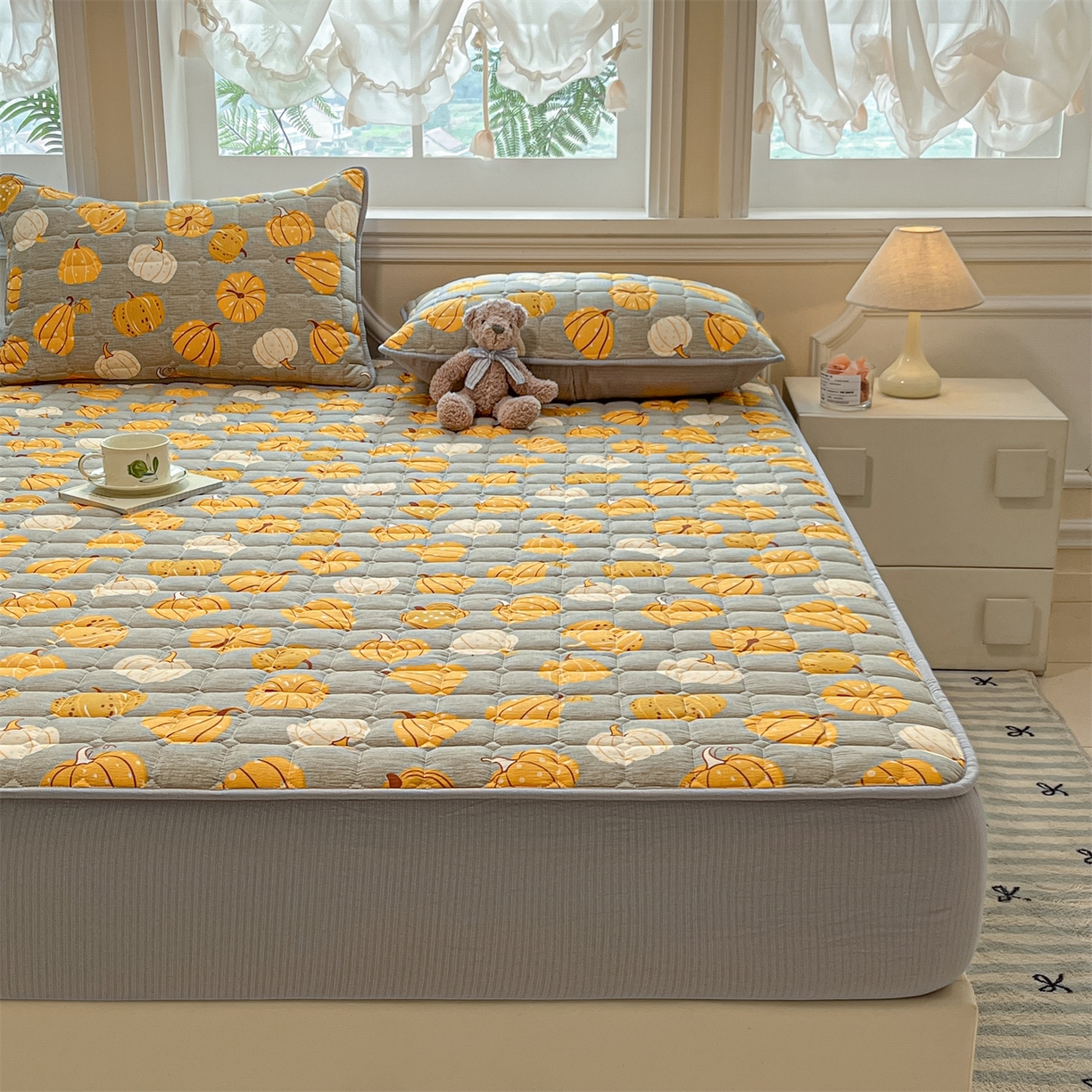 91家纺网 家纺一手货源 找家纺 九亭家纺 2025新款A类皱皱纱印花防水夹棉床笠 普通款-南瓜绮梦