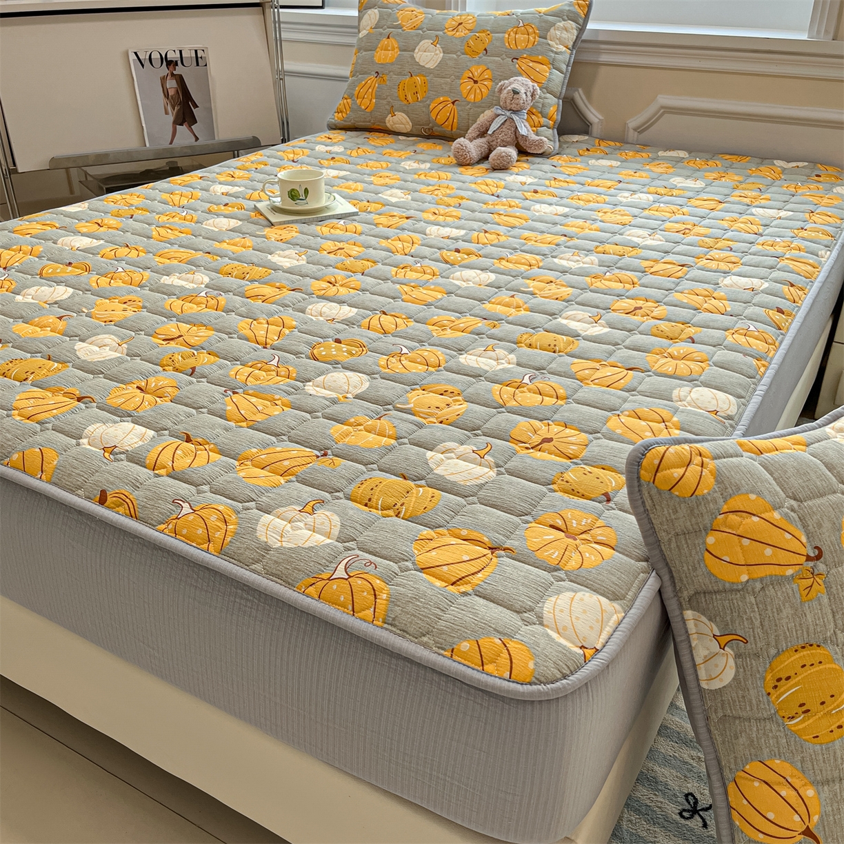 91家纺网 家纺一手货源 找家纺 九亭家纺 2025新款A类皱皱纱印花防水夹棉床笠 普通款-南瓜绮梦