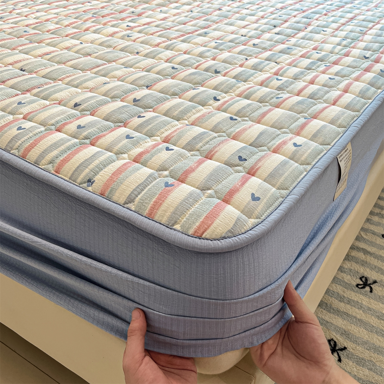 91家纺网 家纺一手货源 找家纺 九亭家纺 2025新款A类皱皱纱印花防水夹棉床笠 普通款-心纹雅眠