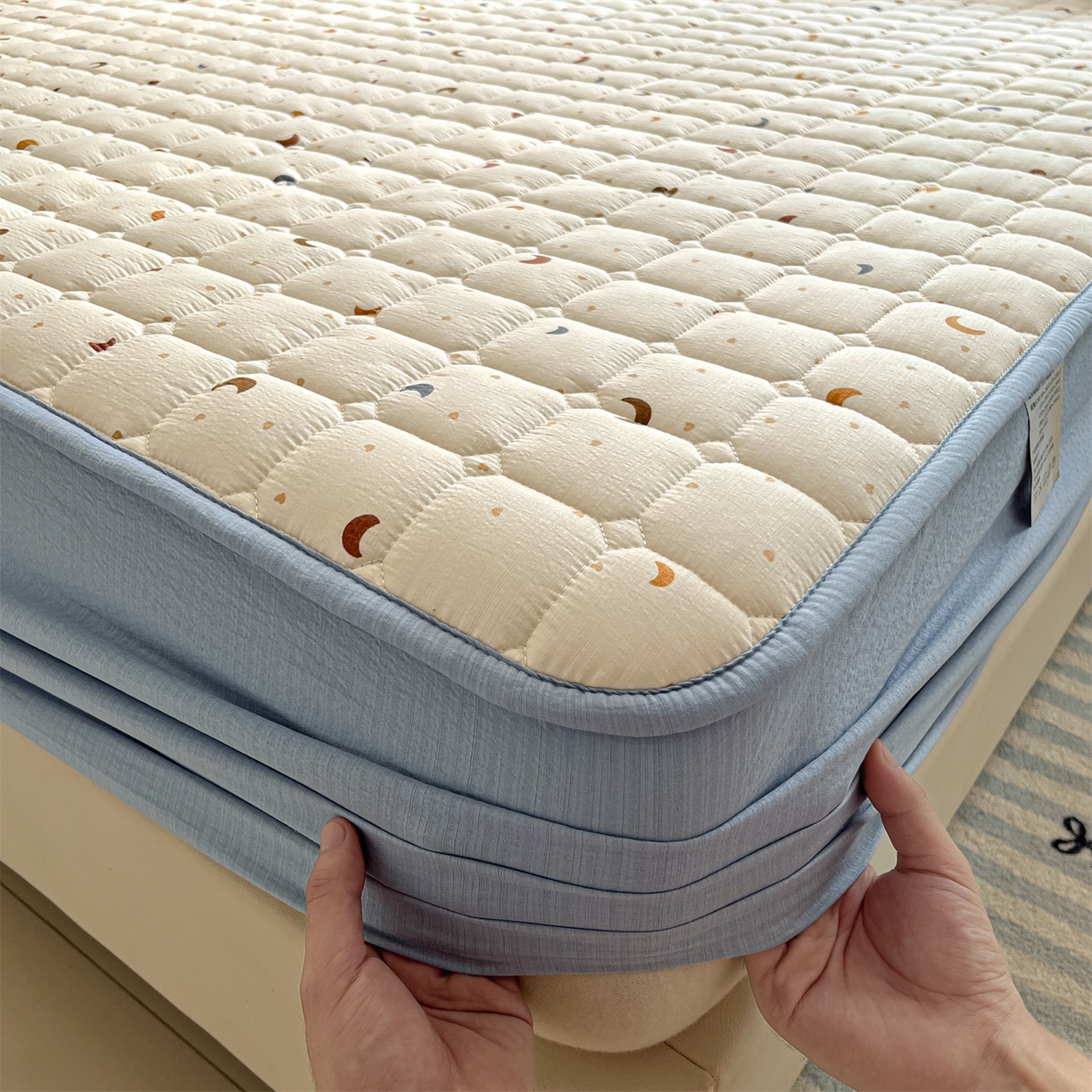 91家纺网 家纺一手货源 找家纺 九亭家纺 2025新款A类皱皱纱印花防水夹棉床笠 普通款-星眠之榻