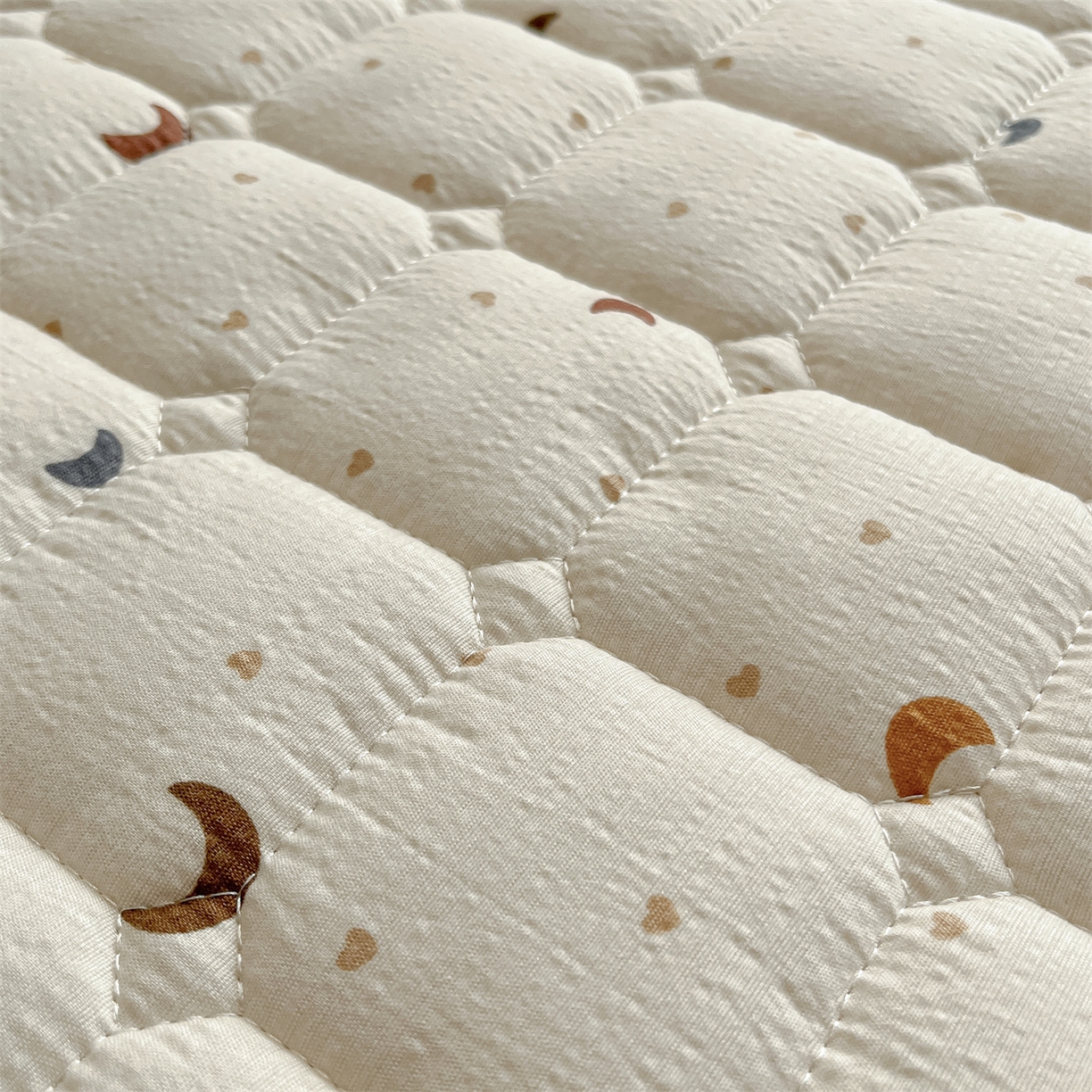 91家纺网 家纺一手货源 找家纺 九亭家纺 2025新款A类皱皱纱印花防水夹棉床笠 普通款-星眠之榻