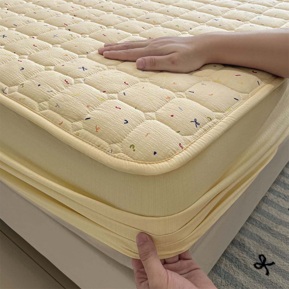 91家纺网 家纺一手货源 找家纺 九亭家纺 2025新款A类皱皱纱印花防水夹棉床笠 普通款-星糖眠境