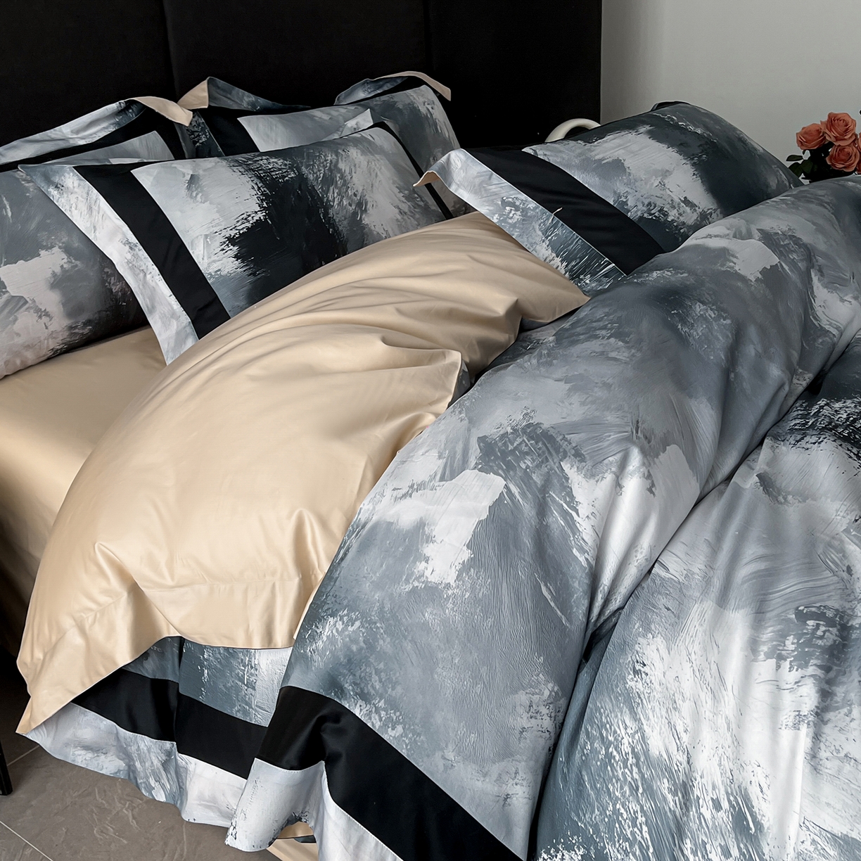 91家纺网 家纺一手货源 找家纺 置顶家纺 2025新款渲染亲肤系列数码印花四件套 渲染-香槟