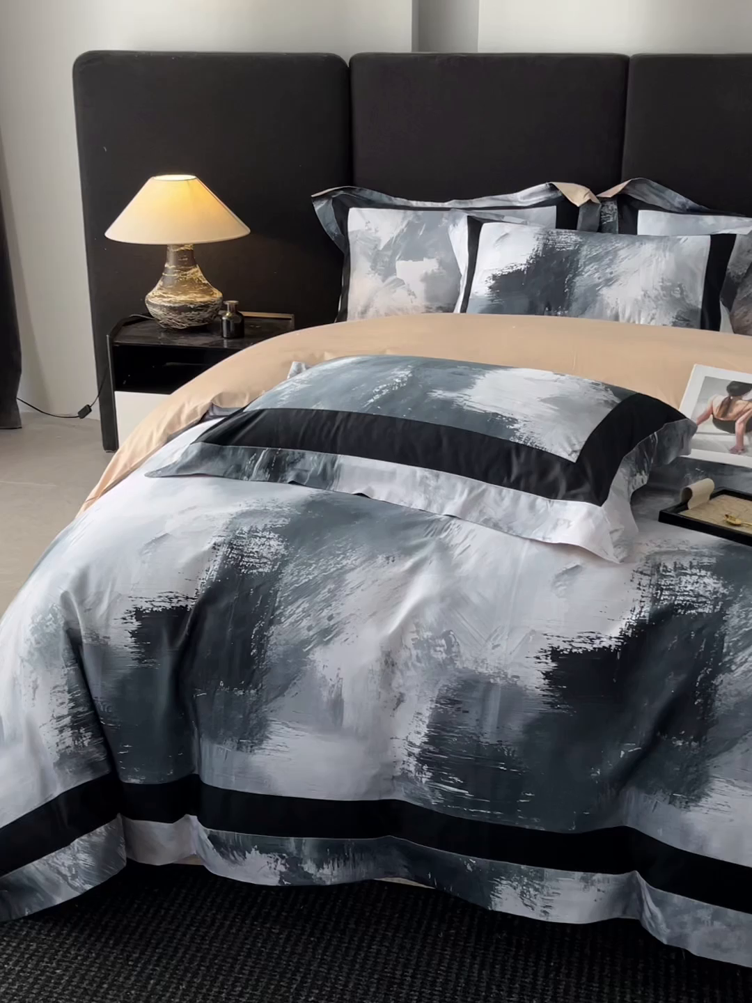 91家纺网 家纺一手货源 找家纺 置顶家纺 2025新款渲染亲肤系列数码印花四件套 渲染-香槟