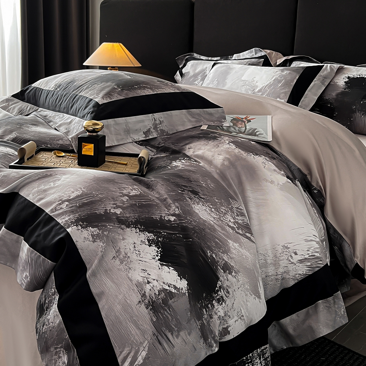 91家纺网 家纺一手货源 找家纺 置顶家纺 2025新款渲染亲肤系列数码印花四件套 渲染-浅灰