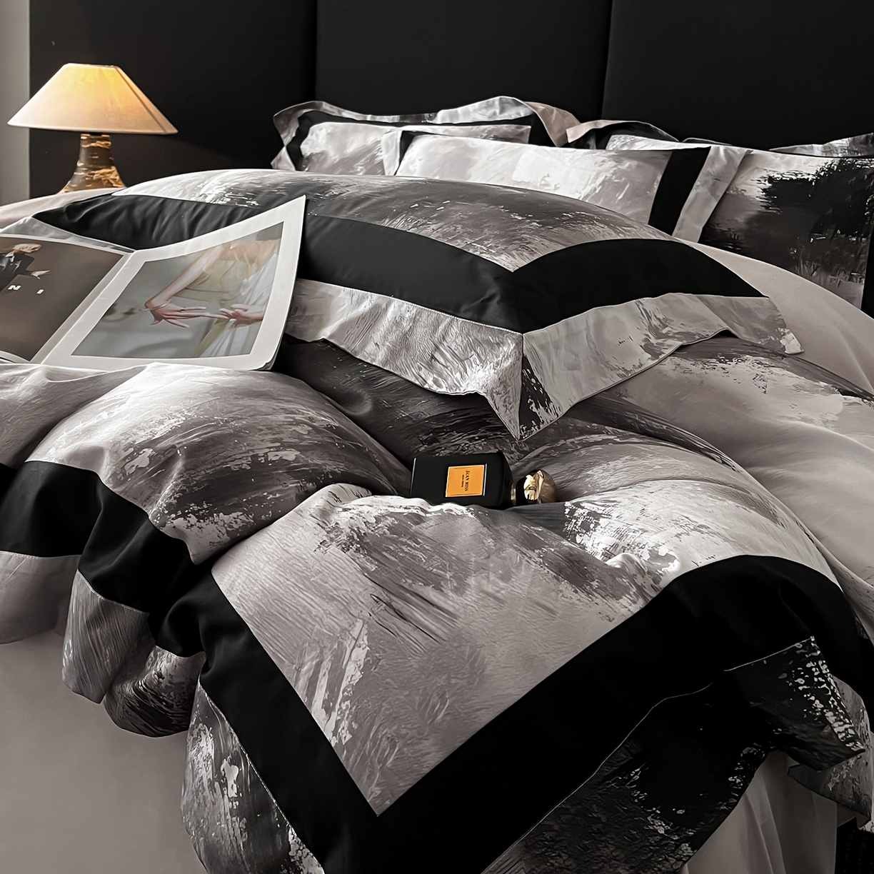 91家纺网 家纺一手货源 找家纺 置顶家纺 2025新款渲染亲肤系列数码印花四件套 渲染-浅灰