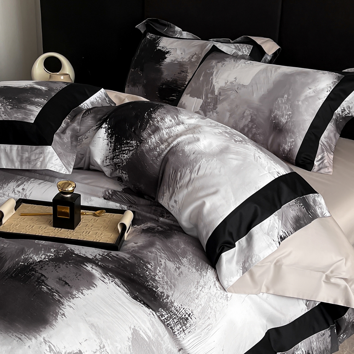 91家纺网 家纺一手货源 找家纺 置顶家纺 2025新款渲染亲肤系列数码印花四件套 渲染-浅灰