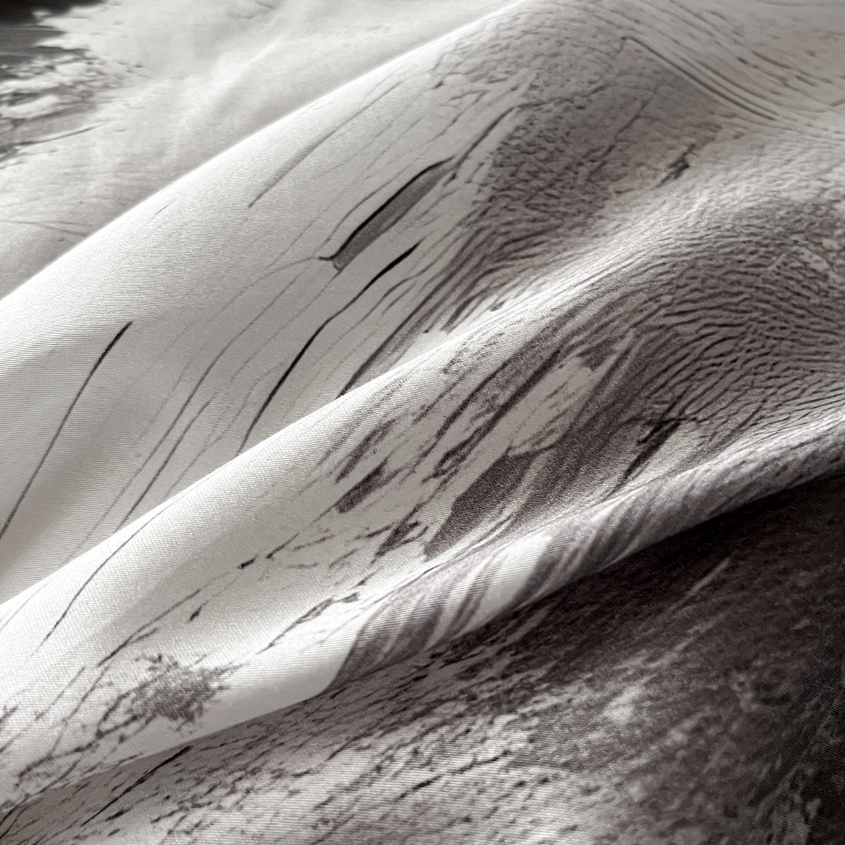 91家纺网 家纺一手货源 找家纺 置顶家纺 2025新款渲染亲肤系列数码印花四件套 渲染-浅灰