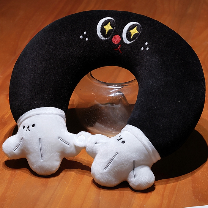 仟亿莱 2025新款水晶绒小黑手u枕 pp棉黑眼俏皮