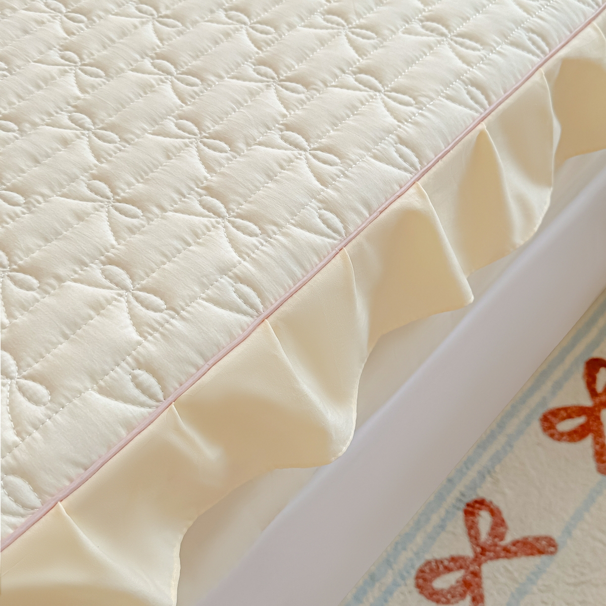 91家纺网 家纺一手货源 找家纺 子钦家纺 2025新款水洗棉云朵棉花边蝴蝶结夹棉床笠单床笠 蝴蝶结夹棉床笠-奶白