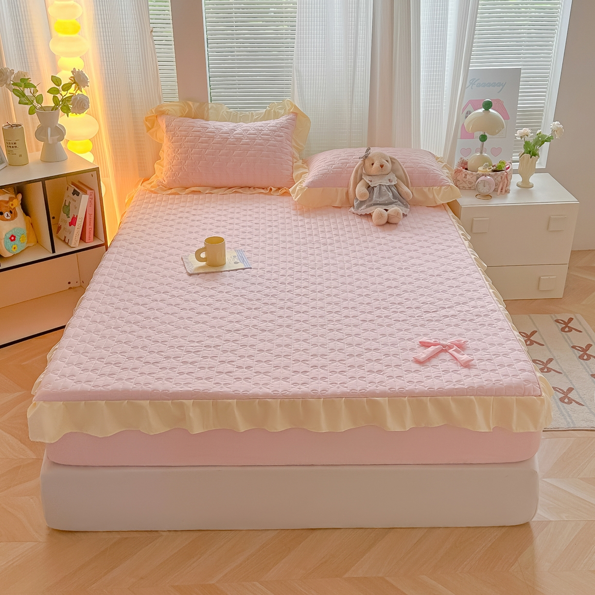 91家纺网 家纺一手货源 找家纺 子钦家纺 2025新款水洗棉云朵棉花边蝴蝶结夹棉床笠单床笠 蝴蝶结夹棉床笠-奶油粉