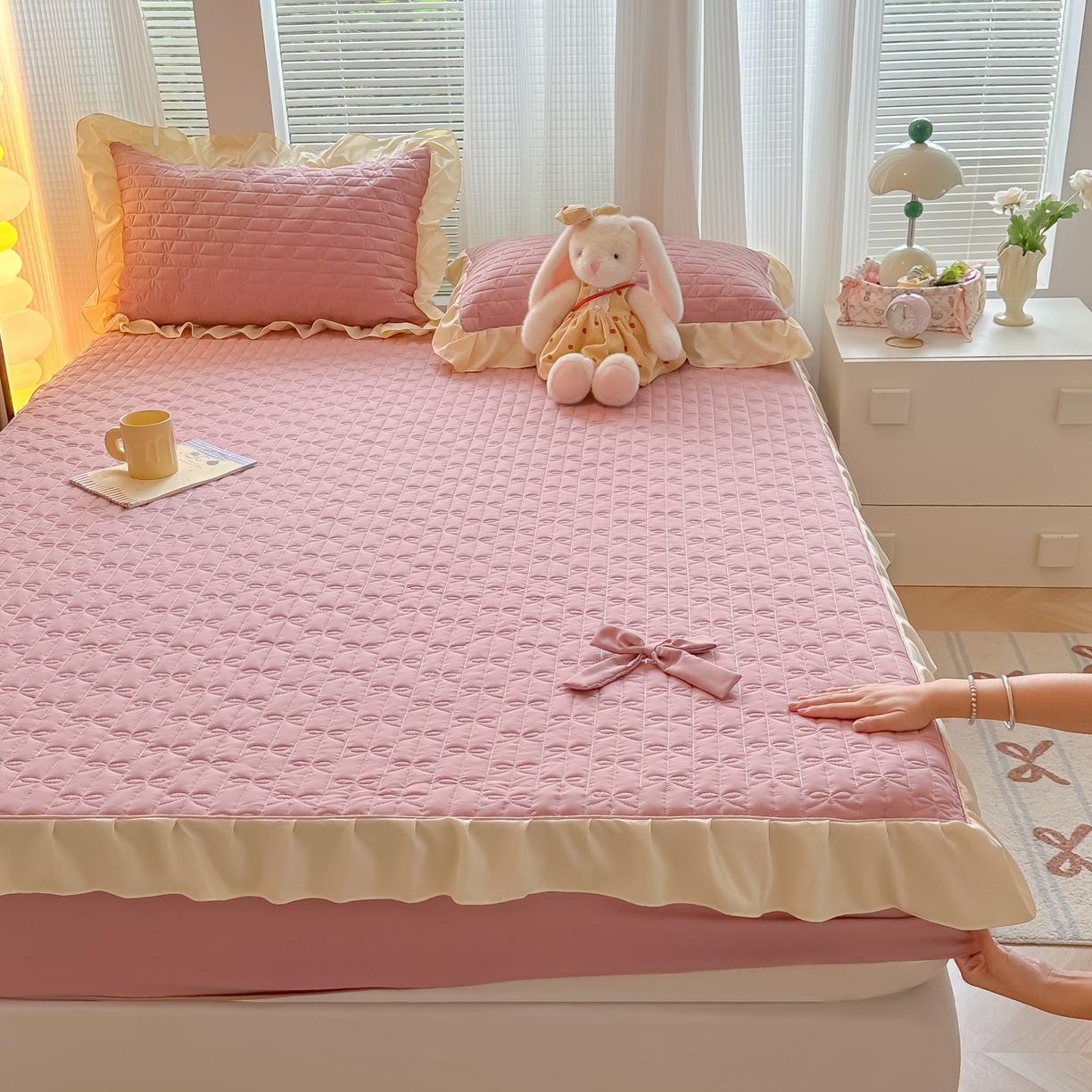 91家纺网 家纺一手货源 找家纺 子钦家纺 2025新款水洗棉云朵棉花边蝴蝶结夹棉床笠单床笠 蝴蝶结夹棉床笠-浅豆沙