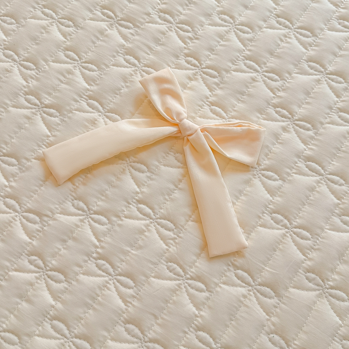 91家纺网 家纺一手货源 找家纺 子钦家纺 2025新款水洗棉云朵棉花边蝴蝶结夹棉床笠单床笠 蝴蝶结夹棉床笠-奶白