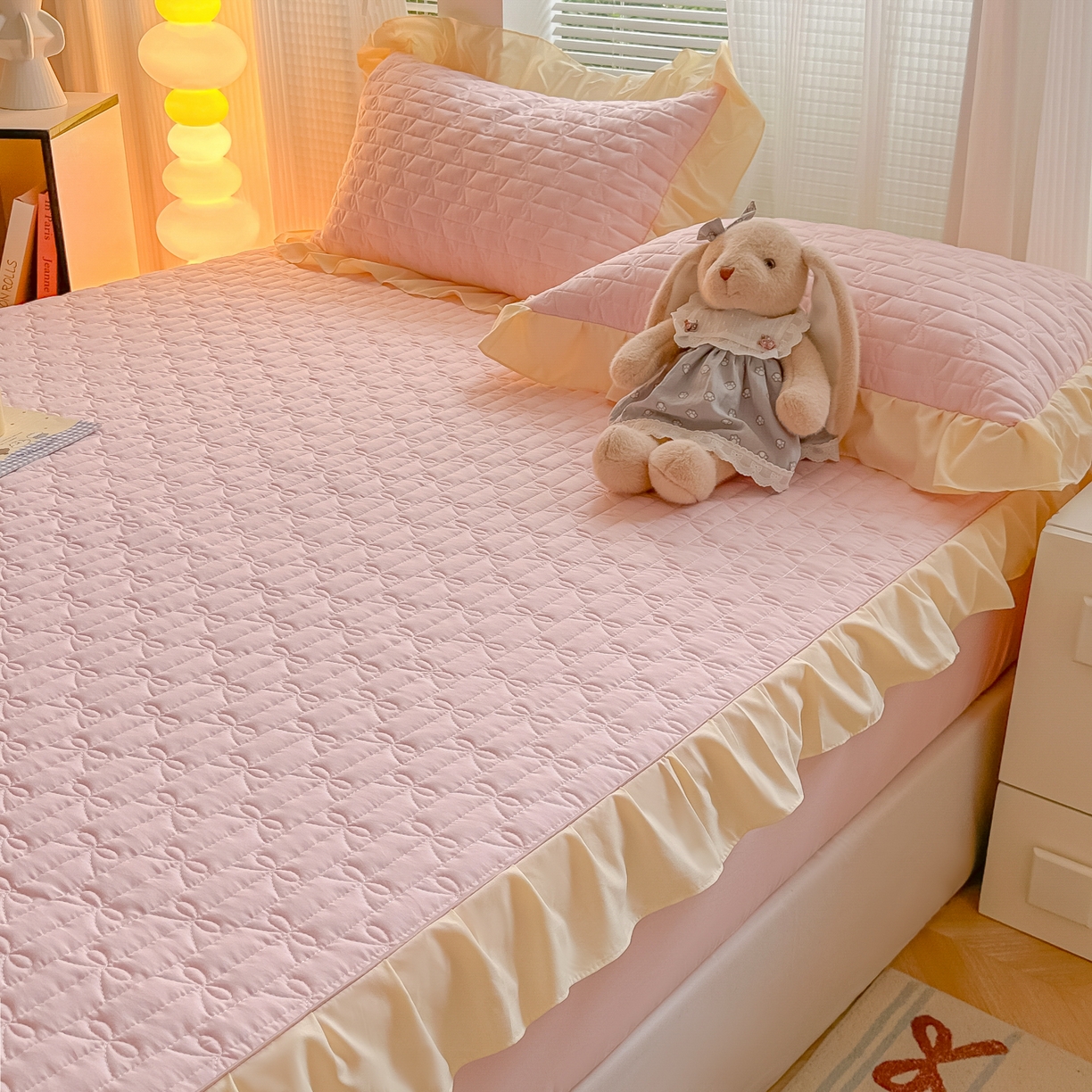 91家纺网 家纺一手货源 找家纺 子钦家纺 2025新款水洗棉云朵棉花边蝴蝶结夹棉床笠单床笠 蝴蝶结夹棉床笠-奶油粉