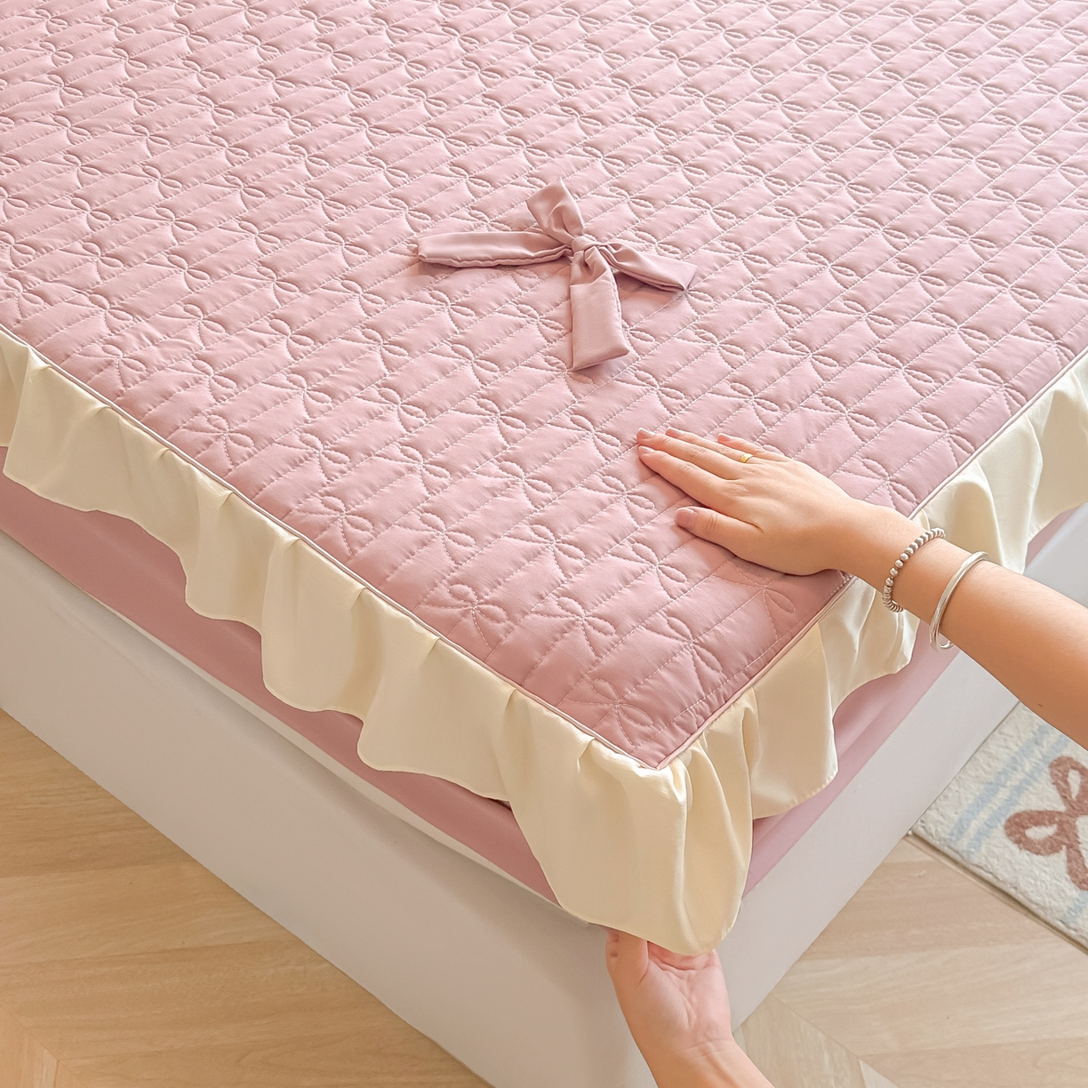 91家纺网 家纺一手货源 找家纺 子钦家纺 2025新款水洗棉云朵棉花边蝴蝶结夹棉床笠单床笠 蝴蝶结夹棉床笠-浅豆沙