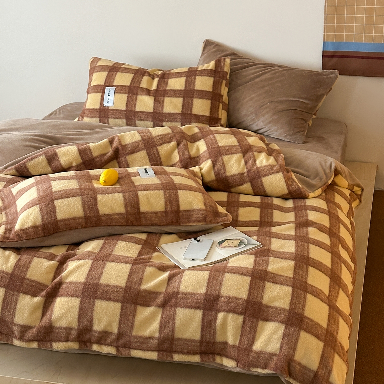 91家纺网 家纺一手货源 找家纺 （总）桃子家居 2025新款A类高级仿生绵羊绒织标工艺复古简约秋冬限定款加厚牛奶绒系列四件套