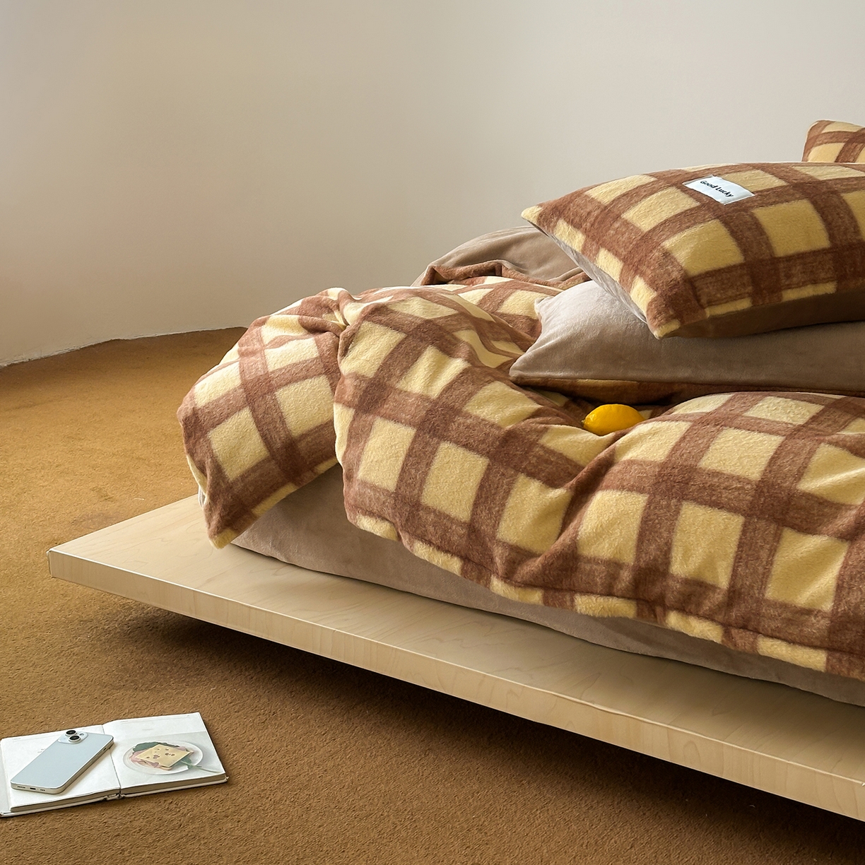 91家纺网 家纺一手货源 找家纺 （总）桃子家居 2025新款A类高级仿生绵羊绒织标工艺复古简约秋冬限定款加厚牛奶绒系列四件套