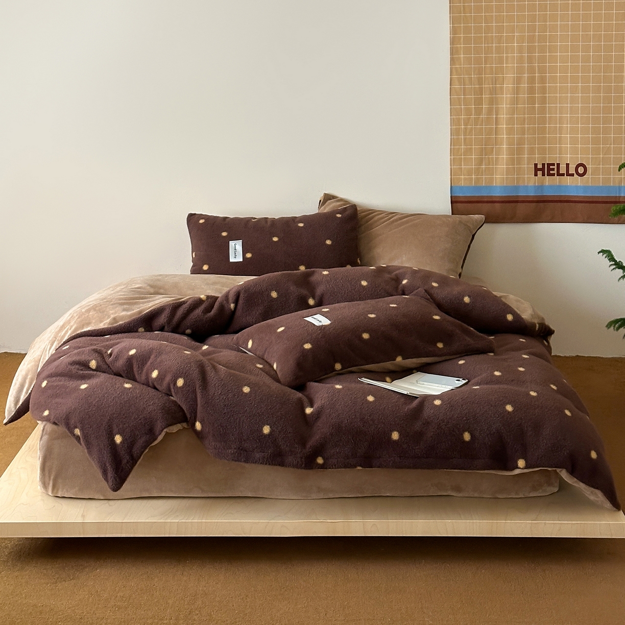 91家纺网 家纺一手货源 找家纺 （总）桃子家居 2025新款A类高级仿生绵羊绒织标工艺复古简约秋冬限定款加厚牛奶绒系列四件套