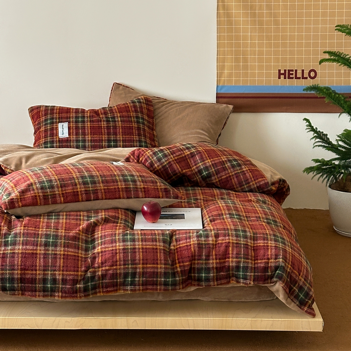 91家纺网 家纺一手货源 找家纺 桃子家居 2025新款A类高级仿生绵羊绒织标工艺复古简约秋冬限定款加厚牛奶绒系列四件套 绵羊绒-花田红茶