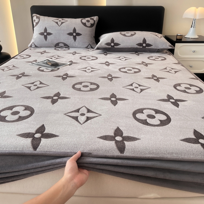 91家纺网 家纺一手货源 找家纺 （总）2025新款A类牛奶绒立体雕花床笠床罩床垫套 【跨境供货】可真空压缩