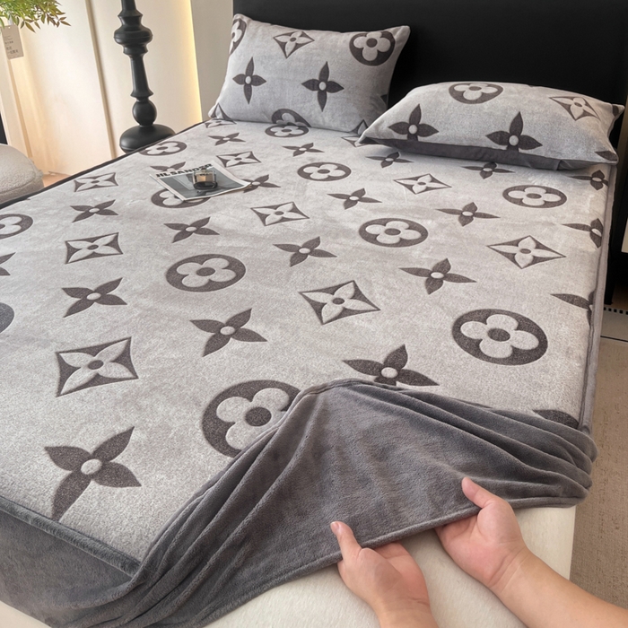 91家纺网 家纺一手货源 找家纺 （总）2025新款A类牛奶绒立体雕花床笠床罩床垫套 【跨境供货】可真空压缩