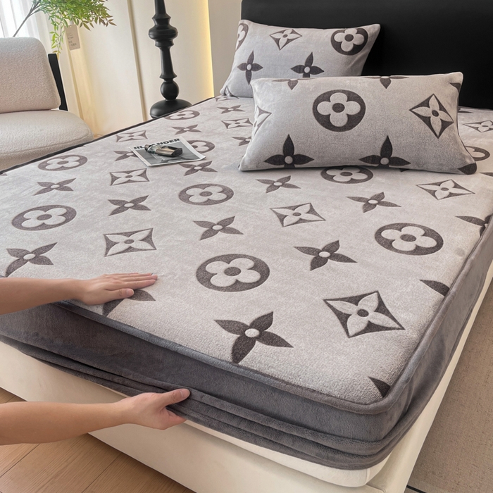 91家纺网 家纺一手货源 找家纺 （总）2025新款A类牛奶绒立体雕花床笠床罩床垫套 【跨境供货】可真空压缩