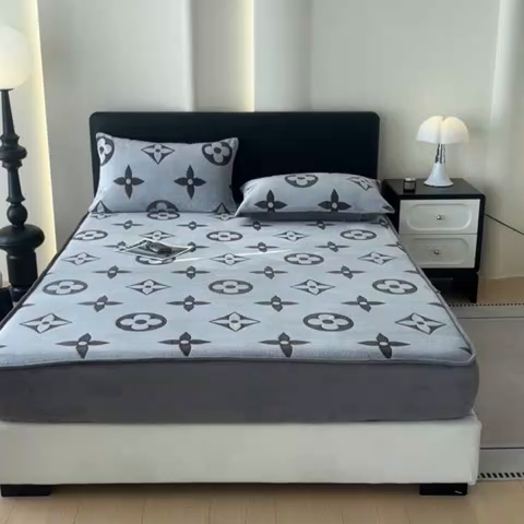 91家纺网 家纺一手货源 找家纺 （总）2025新款A类牛奶绒立体雕花床笠床罩床垫套 【跨境供货】可真空压缩